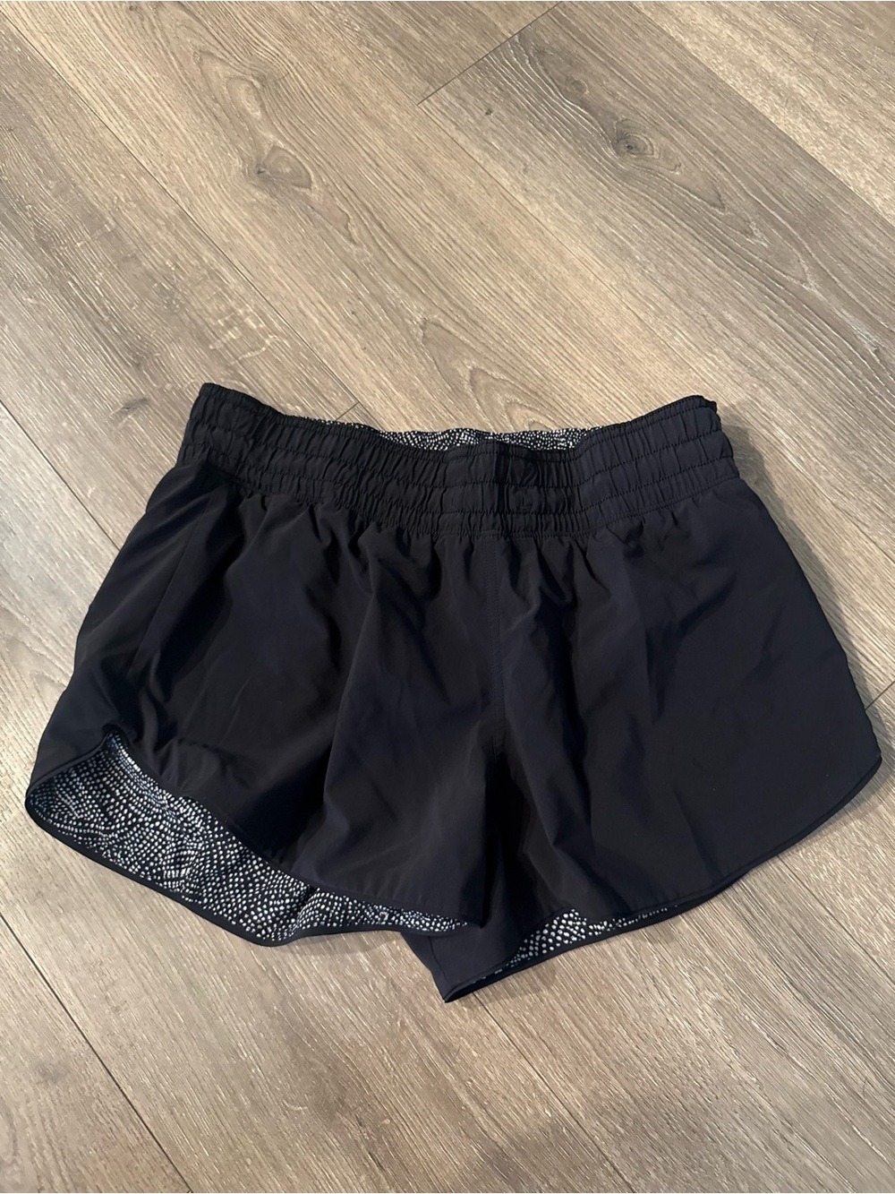 Lululemon Reversible Shorts Size 8 Black unlined